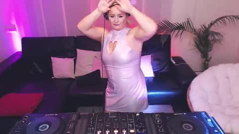 Snapshot of forbiddenkitty chatting on 11-12-25, 08:41 Forbidden Kitty online show from 11-12-25, 08:41