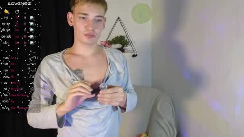 Snapshot of forever_eren chatting on 01-12-26, 02:33 forever_eren online show from 01-12-26, 02:33