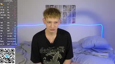 Snapshot of forever_eren chatting on 02-21-26, 12:44 forever_eren online show from 02-21-26, 12:44