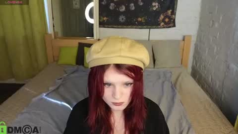 Snapshot of fox_cutee chatting on 08-04-26, 01:09 Fox online show from 08-04-26, 01:09