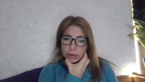 fox_red_lady7 online show from 02-08-25, 11:44