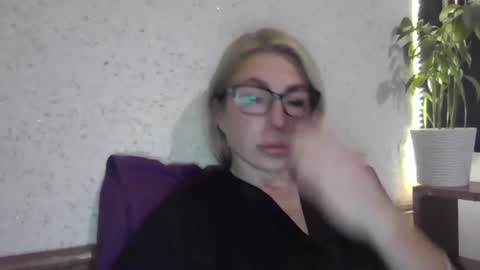 fox_red_lady7 online show from 11-07-25, 07:47