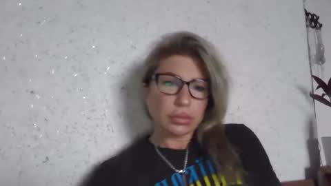 fox_red_lady7 online show from 01-11-26, 07:35