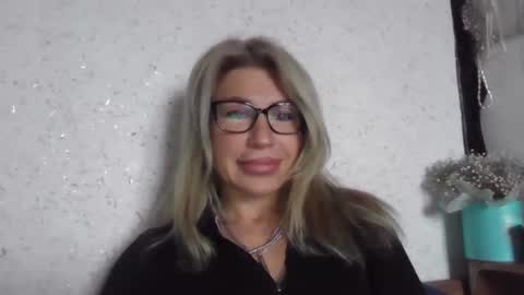 fox_red_lady7 online show from 01-18-26, 11:14