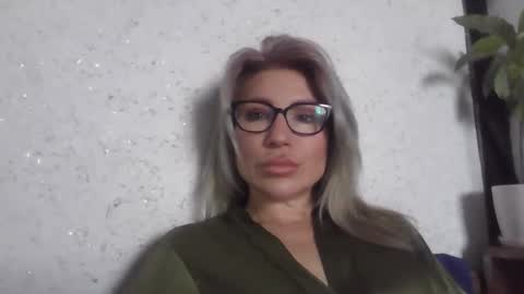 fox_red_lady7 online show from 03-31-26, 07:20