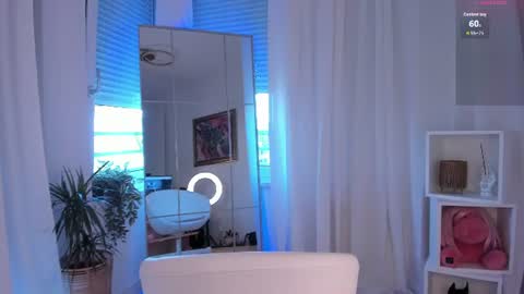 Snapshot of foxe_sailey chatting on 06-20-26, 04:32 Fox love you online show from 06-20-26, 04:32