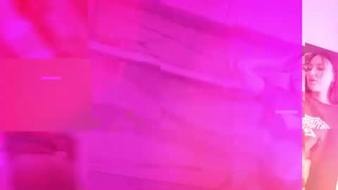 Snapshot of foxe_sailey chatting on 06-28-26, 04:24 Fox love you online show from 06-28-26, 04:24