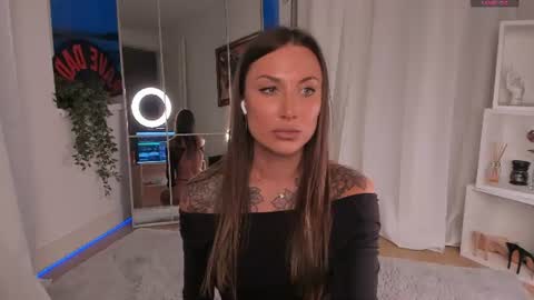 Snapshot of foxe_sailey chatting on 07-11-26, 06:43 Fox love you online show from 07-11-26, 06:43