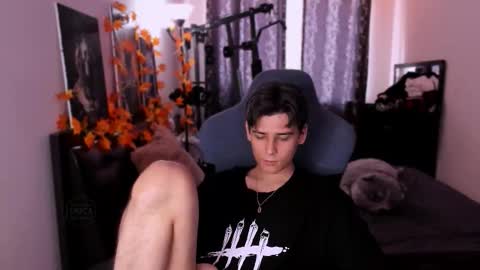 Foxicfu online show from 11-22-25, 09:19