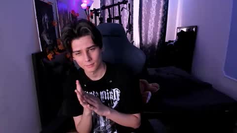 Foxicfu online show from 01-17-26, 08:08