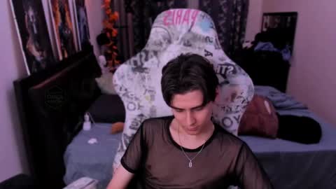 Foxicfu online show from 05-05-26, 03:42