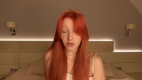 Snapshot of foxie_kiss chatting on 10-21-25, 05:35 Hello world Feel free to follow online show from 10-21-25, 05:35