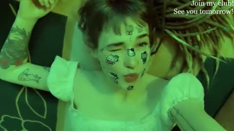 Helen - My streams are Monday - Friday at 8 AM NY time online show from 12-27-24, 04:04