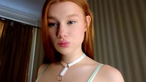 Snapshot of foxxx_tail chatting on 06-10-26, 02:16 Petra online show from 06-10-26, 02:16