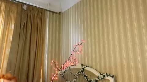 Snapshot of foxxx_tail chatting on 06-12-26, 03:44 Petra online show from 06-12-26, 03:44