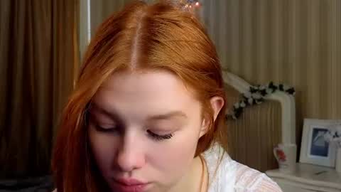 Snapshot of foxxx_tail chatting on 06-20-26, 02:42 Petra online show from 06-20-26, 02:42