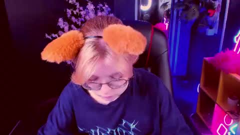 Snapshot of foxxxypolly chatting on 06-11-26, 05:38 Polly online show from 06-11-26, 05:38
