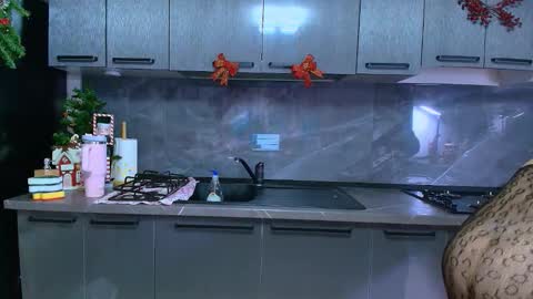 Ana online show from 11-30-25, 01:26