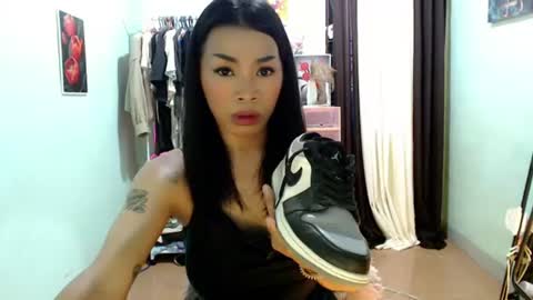 Snapshot of foxxygirly_ chatting on 06-20-26, 02:25 Eva Violet online show from 06-20-26, 02:25