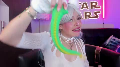 Snapshot of foxy_evans chatting on 02-27-26, 06:19 Miss Evans online show from 02-27-26, 06:19