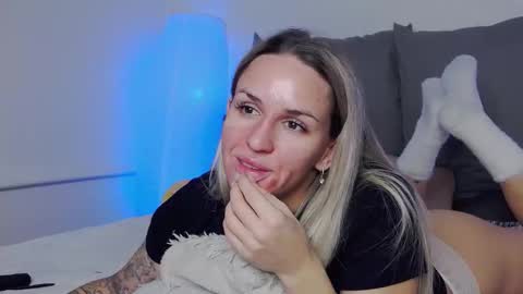 Foxy Kimmi online show from 12-14-25, 06:41