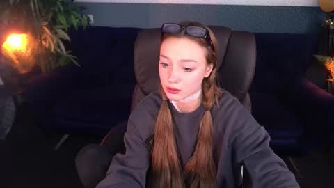 Maya online show from 10-16-25, 12:39