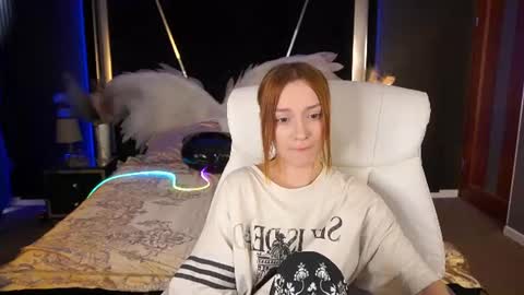 Snapshot of foxymayy chatting on 06-26-26, 01:26 Maya online show from 06-26-26, 01:26