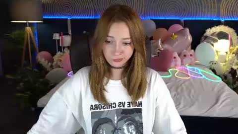 Snapshot of foxymayy chatting on 07-15-26, 06:07 Maya online show from 07-15-26, 06:07