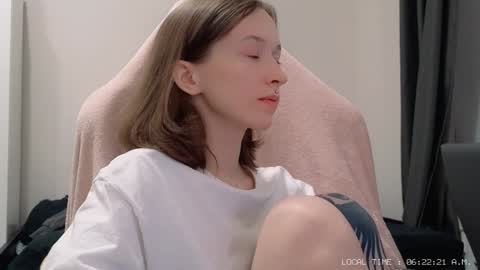 fran_bow online show from 01-05-25, 03:22