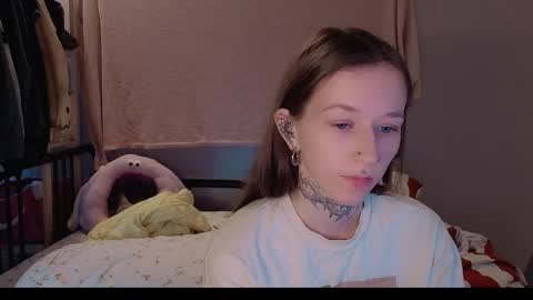 Snapshot of fran_bow chatting on 05-06-26, 01:16 fran_bow online show from 05-06-26, 01:16