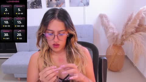 Snapshot of francesca__ross chatting on 12-11-24, 03:15 Francesca online show from 12-11-24, 03:15