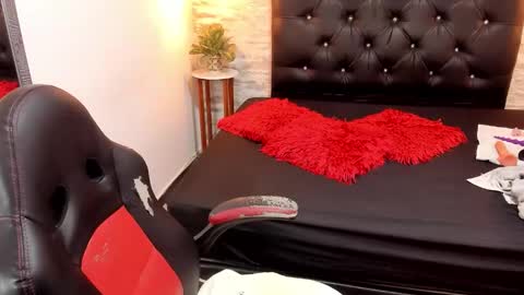          online show from 12-14-25, 02:06