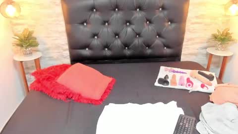 Snapshot of francesca_bbw chatting on 04-30-26, 03:13 online show from 04-30-26, 03:13