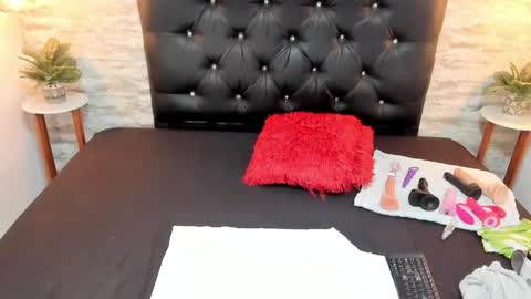 Snapshot of francesca_bbw chatting on 05-29-26, 02:53 online show from 05-29-26, 02:53
