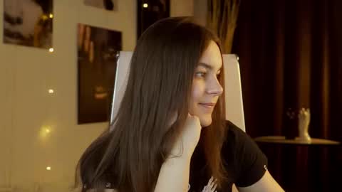Snapshot of francescacavaliere chatting on 06-19-26, 12:53 Francesca online show from 06-19-26, 12:53