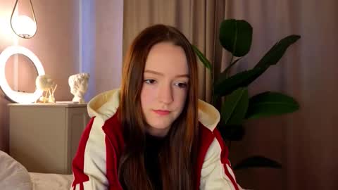 Snapshot of francessmason chatting on 03-01-26, 08:38 Marybrown eye Katy gray eye online show from 03-01-26, 08:38