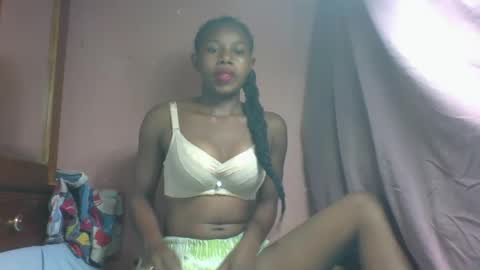 Snapshot of franciefrancie chatting on 03-02-25, 05:44 francilla online show from 03-02-25, 05:44