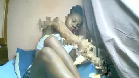 Snapshot of franciefrancie chatting on 03-05-25, 06:33 francilla online show from 03-05-25, 06:33