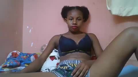 Snapshot of franciefrancie chatting on 03-12-25, 10:37 francilla online show from 03-12-25, 10:37