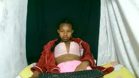 Snapshot of franciefrancie chatting on 09-21-25, 10:33 francilla online show from 09-21-25, 10:33