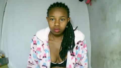 Snapshot of franciefrancie chatting on 10-06-25, 05:16 francilla online show from 10-06-25, 05:16