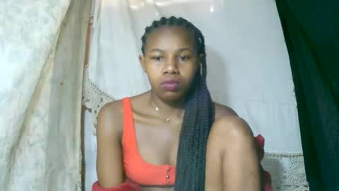Snapshot of franciefrancie chatting on 10-12-25, 04:11 francilla online show from 10-12-25, 04:11