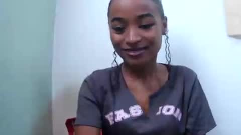 Snapshot of francine925426 chatting on 07-05-26, 06:31 francine925426 online show from 07-05-26, 06:31
