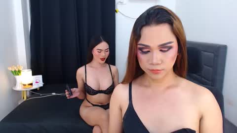 Snapshot of francinexcarla chatting on 07-20-26, 02:59 Francine and Carla online show from 07-20-26, 02:59