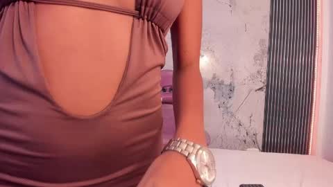 Snapshot of francis_leams chatting on 06-09-26, 07:25 Laura online show from 06-09-26, 07:25