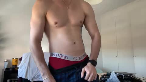 Snapshot of franco03952 chatting on 11-27-25, 11:01 franco03952 online show from 11-27-25, 11:01