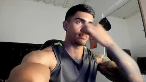 Snapshot of franco_ruiz_ chatting on 02-15-25, 12:48 franco online show from 02-15-25, 12:48