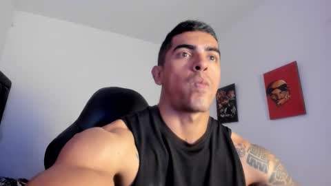 Snapshot of franco_ruiz_ chatting on 12-19-25, 06:15 franco online show from 12-19-25, 06:15