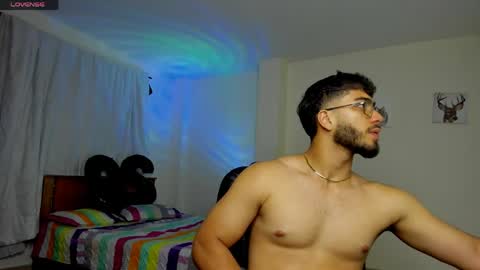 Snapshot of francobanderas1 chatting on 05-30-26, 05:43 FRANCO online show from 05-30-26, 05:43