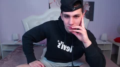 Frank online show from 02-22-25, 05:55